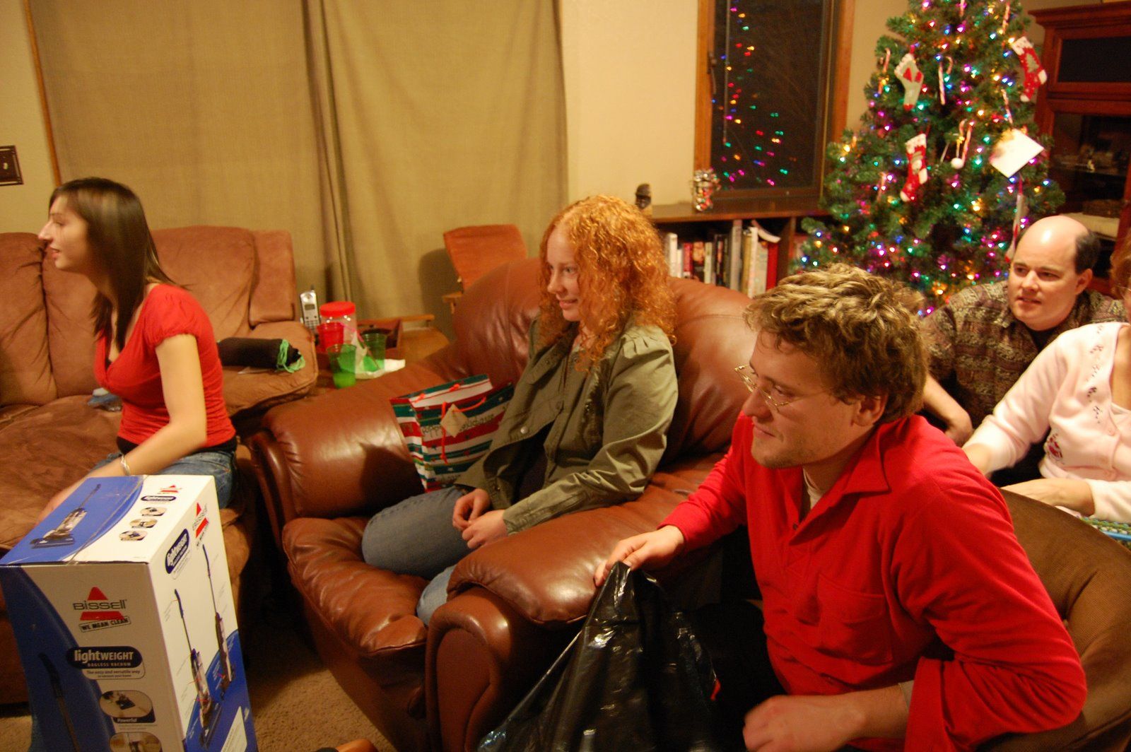 Mon Dec 24 2007 21:13:09 GMT+0000 (Coordinated Universal Time), NIKON CORPORATION NIKON D40