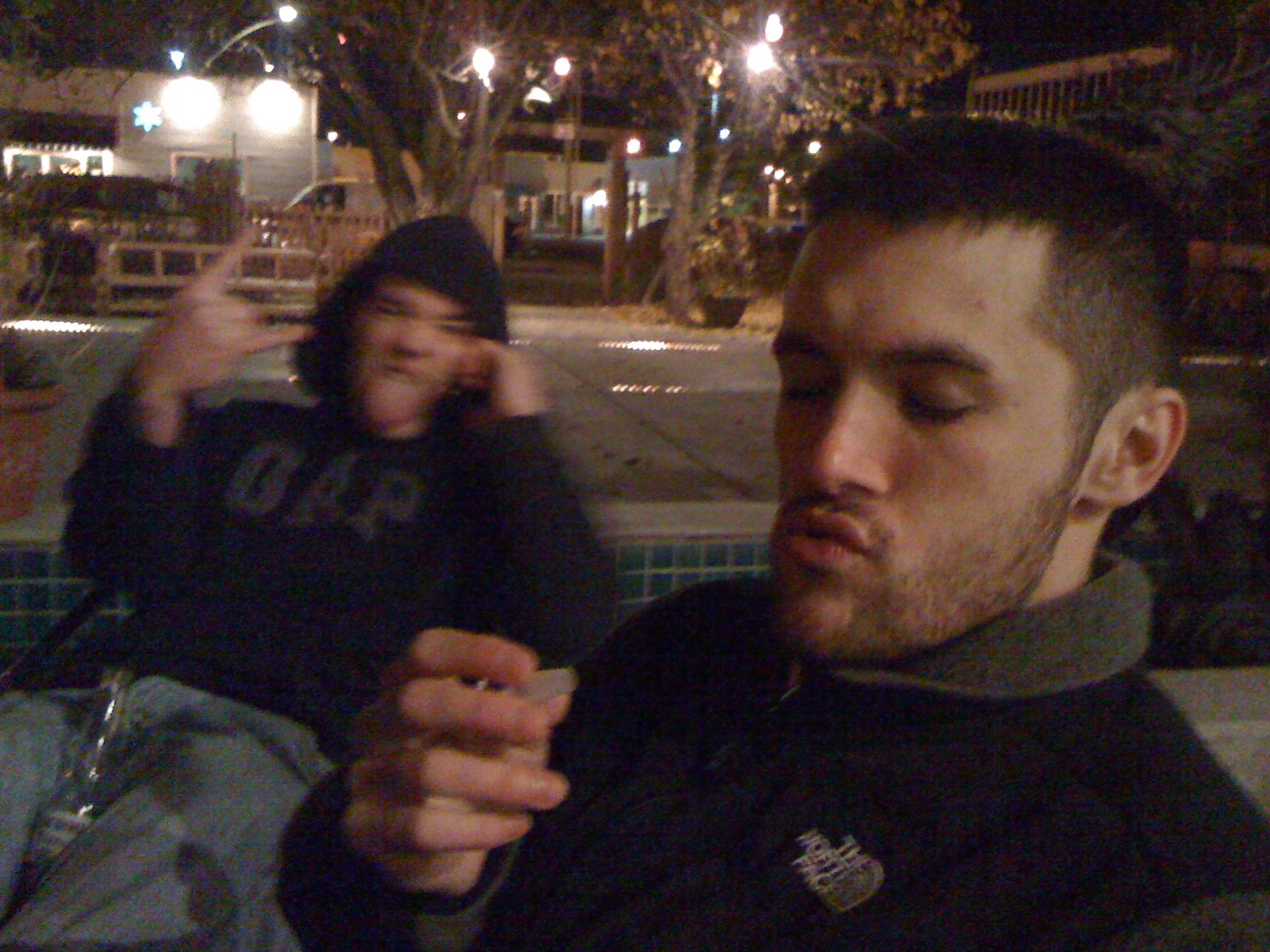 Sat Oct 17 2009 23:50:51 GMT+0000 (Coordinated Universal Time), Apple iPhone